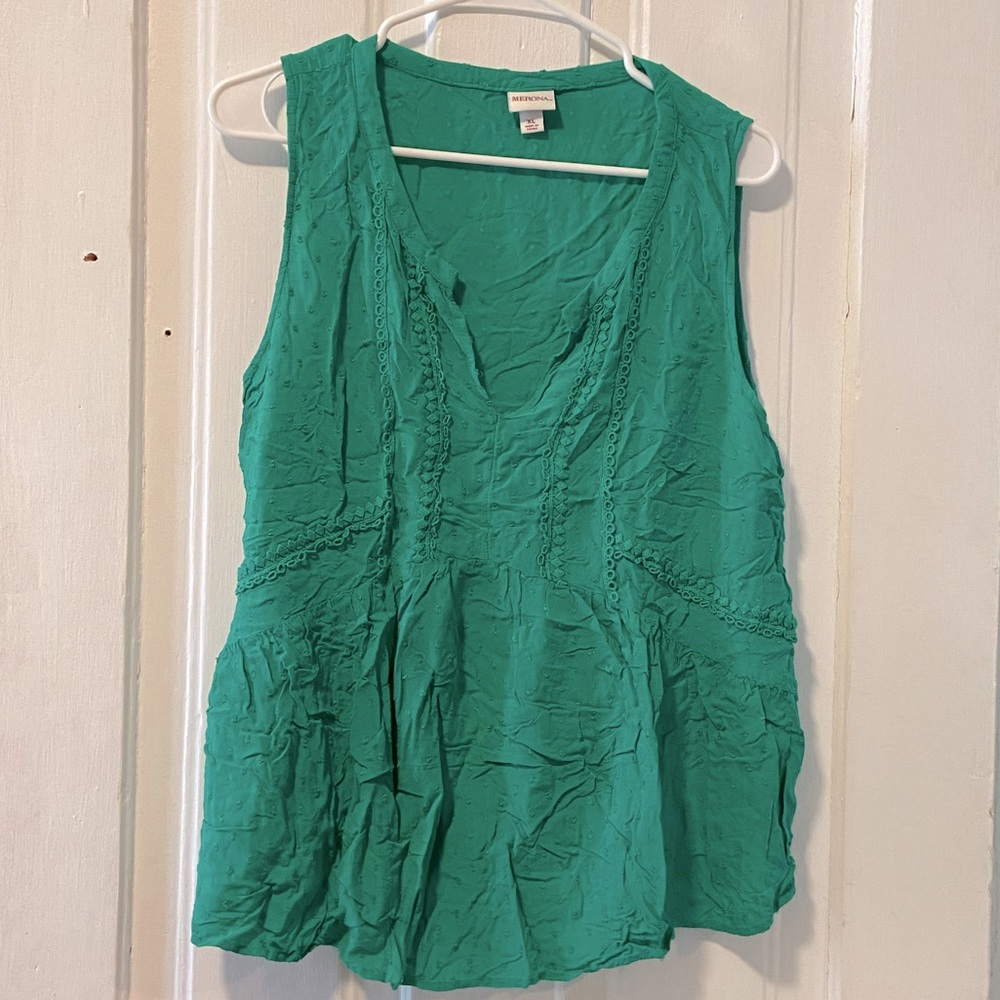 Flowy Tank